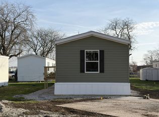 74 Slavik Ave #74, Pontiac, IL 61764