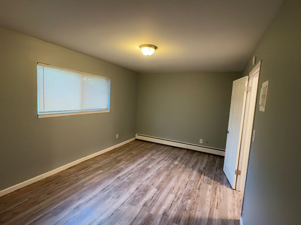1st image of 269 Dickenson Dr