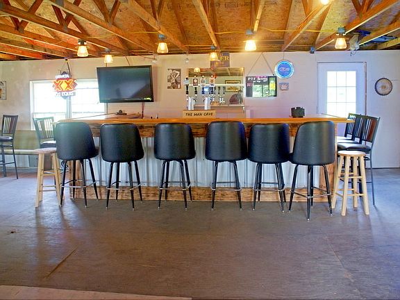 Spacious outdoor bar