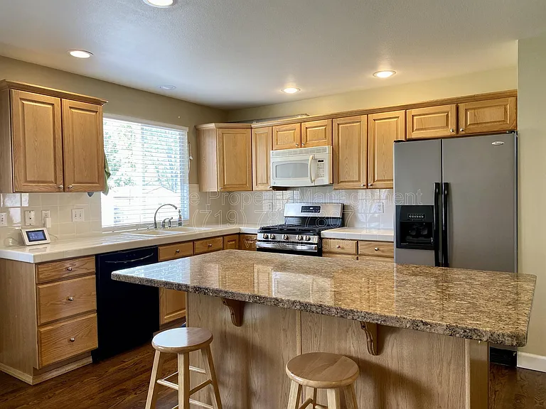 2825 Dristol Dr — Photo 8