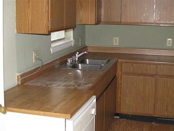 4th image of 1201 E Inwood Dr