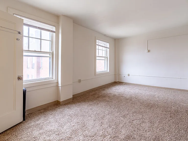 519 Washington St SE — Photo 10