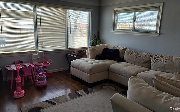 4th image of 18536 Holland Ave