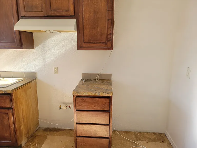 12241 Peach St — Photo 17