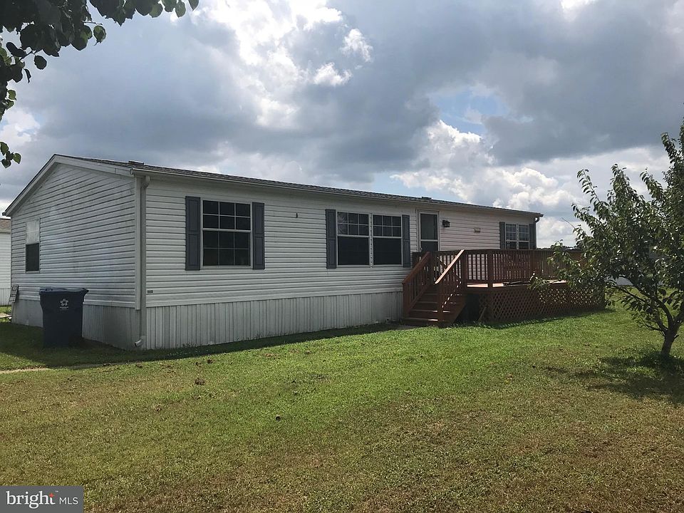 2nd image of 35141 Betty Ct