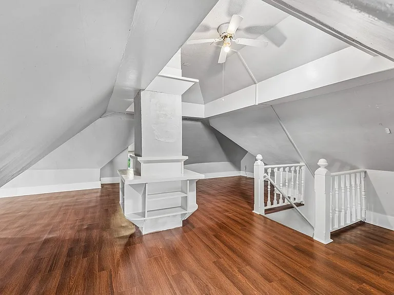 1310 S 31st St — Photo 24