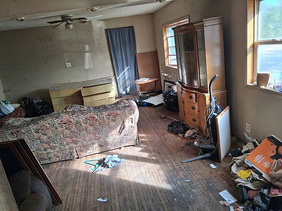 4th image of 302 N Springfield Ave