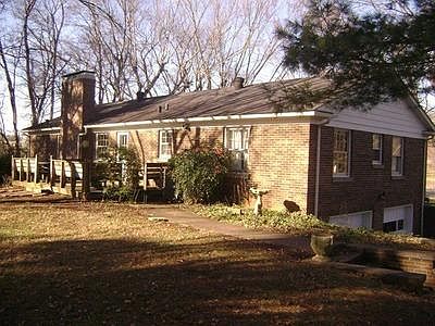 2nd image of 1011 N Campbell Rd