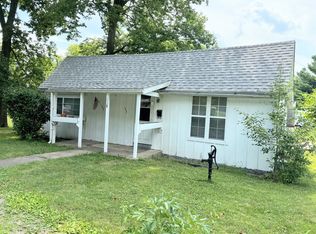 118 N Colfax St, Monticello, IL 61856