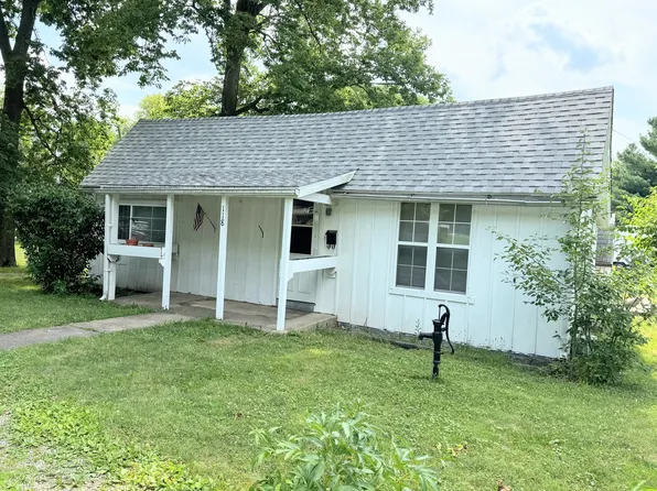 118 N Colfax St, Monticello, IL 61856