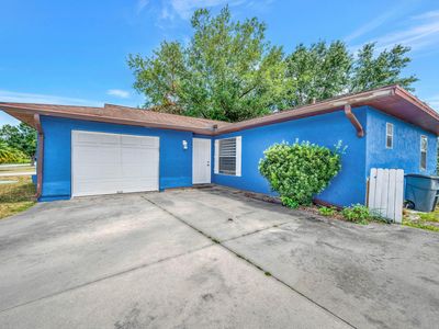572 NW La Brea Avenue, Port Saint Lucie, FL, 34983