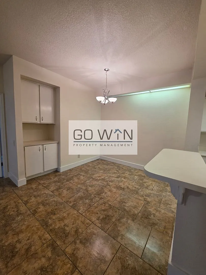 2 Bedroom/ 2 Bathroom Townhouse — Photo 3