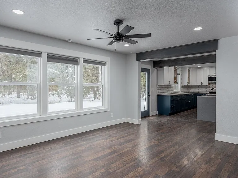 1157 Acorn Cir — Photo 8
