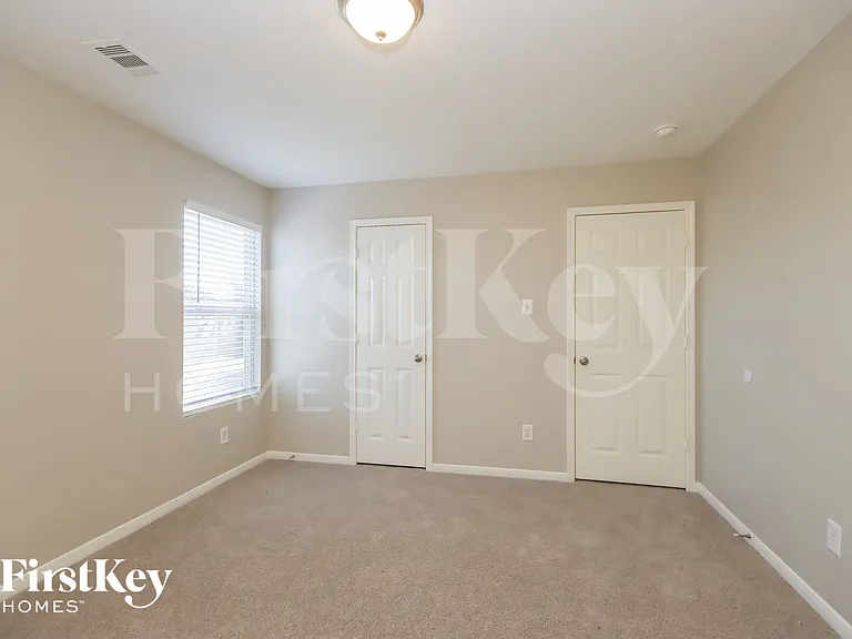 5619 Cinnamon Lake Dr — Photo 12