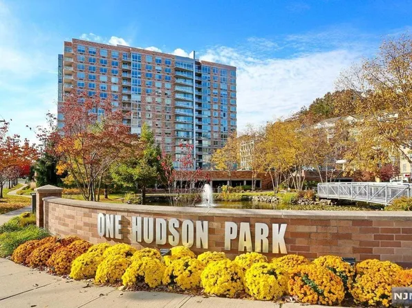 1506 Hudson Park, Edgewater, NJ 07020