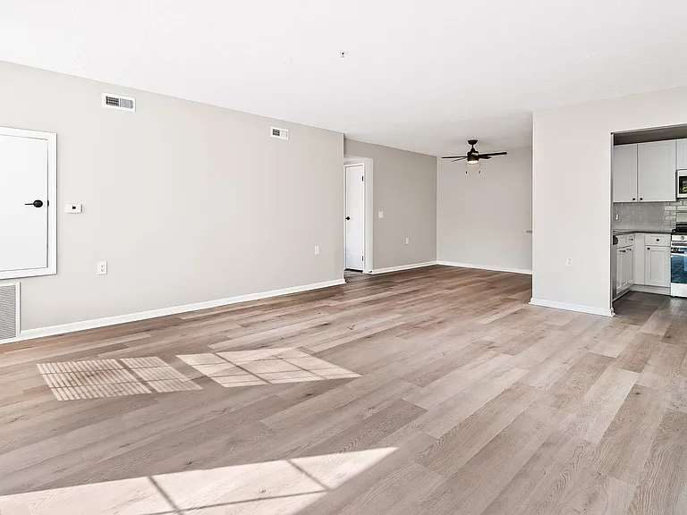 Cherry Tree Village Apartments — Photo 205