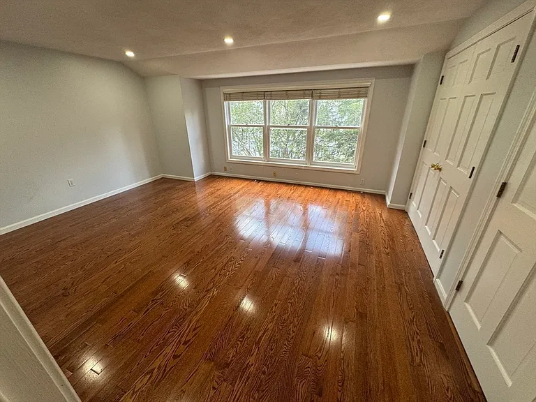 1045 Washington St #2 — Photo 15