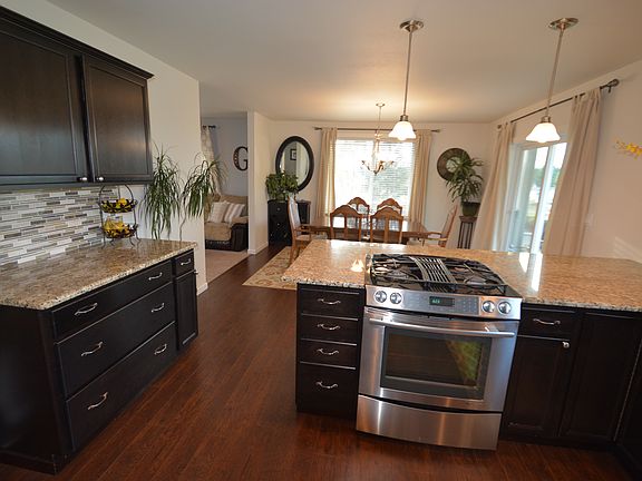 5th image of 606 Sarina St SE