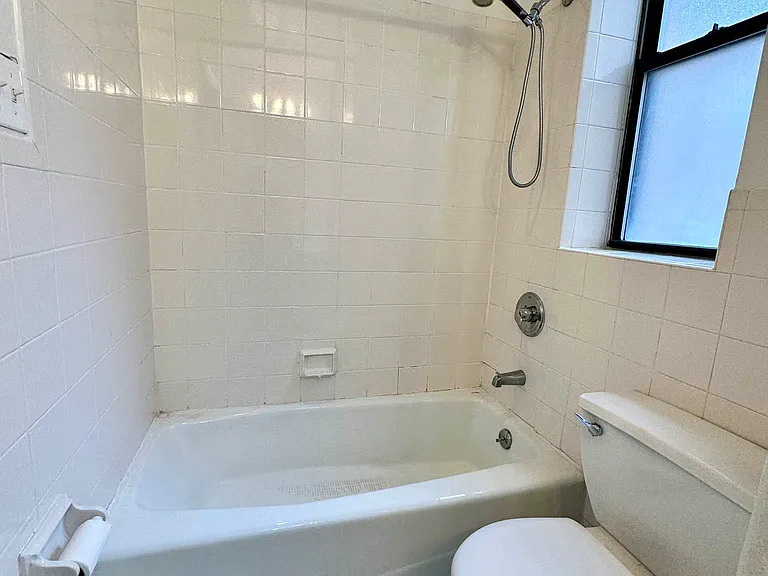 170 E 91st St #4E — Photo 13