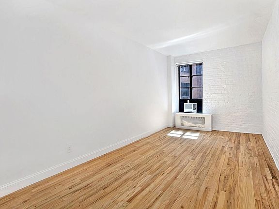 4th image of 726 Greenwich St #6K