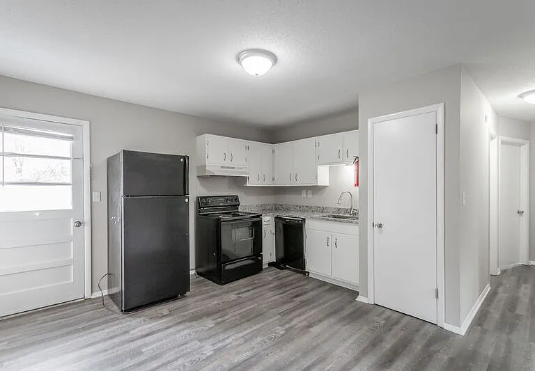 113 Goodson Ave #11 — Photo 1