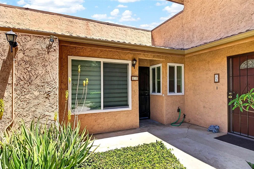 2 bed, 1053 sqft, $2,850 — Photo 1