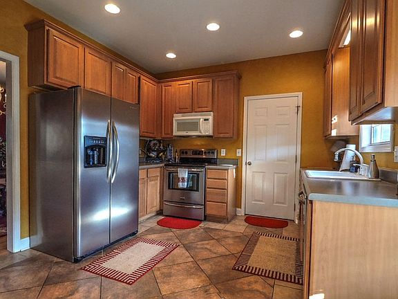 3rd image of 1112 Paxton Dr #7
