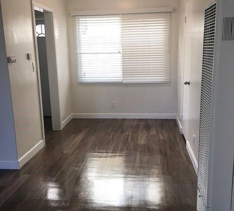 5th image of 975 D Ave