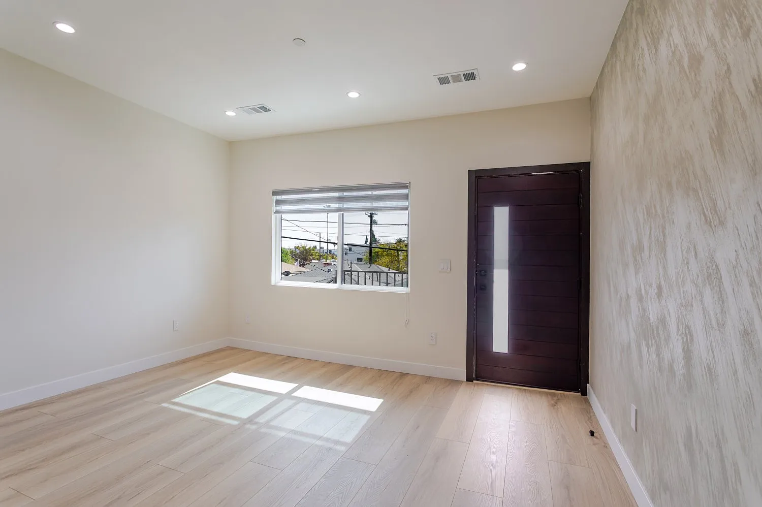 2 bed, 1100 sqft, $2,900 — Photo 3