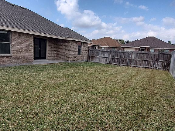 3rd image of 2016 Treasure Oaks Dr