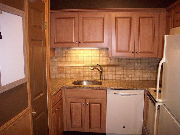 5th image of 16 Thayer Pond Dr Suite 11