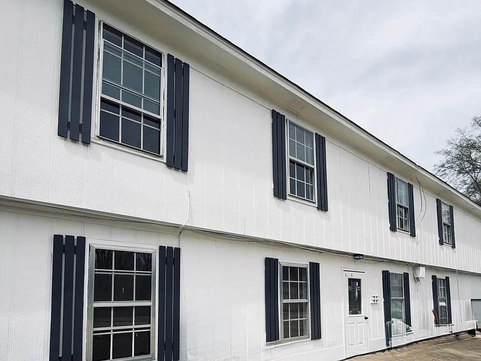 48 W Cooper St