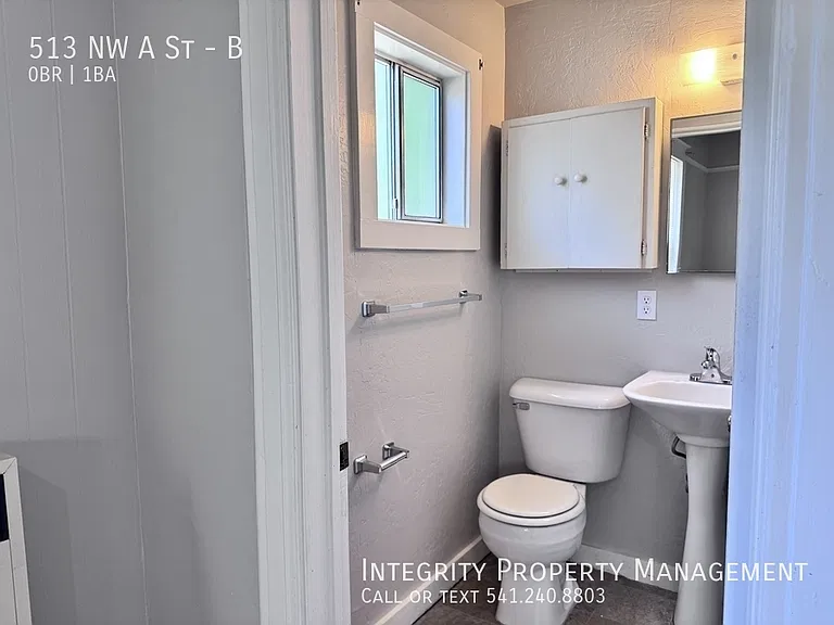 513 NW A St #B — Photo 9