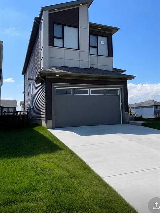 1st image of 305 E Lucas Pl NW
