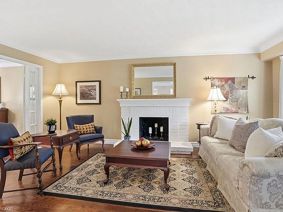5th image of 4129 Millcroft Park Dr