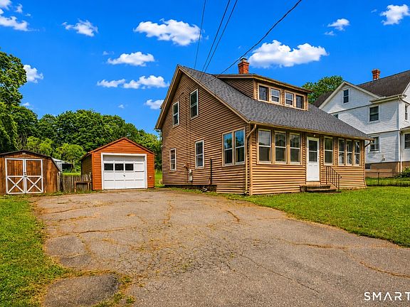 2nd image of 7 Maple Avenue