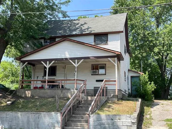 218 Cottage St, Cadillac, MI 49601