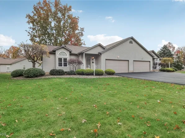 1415 Surrey Point Cir SE, Warren, OH 44484