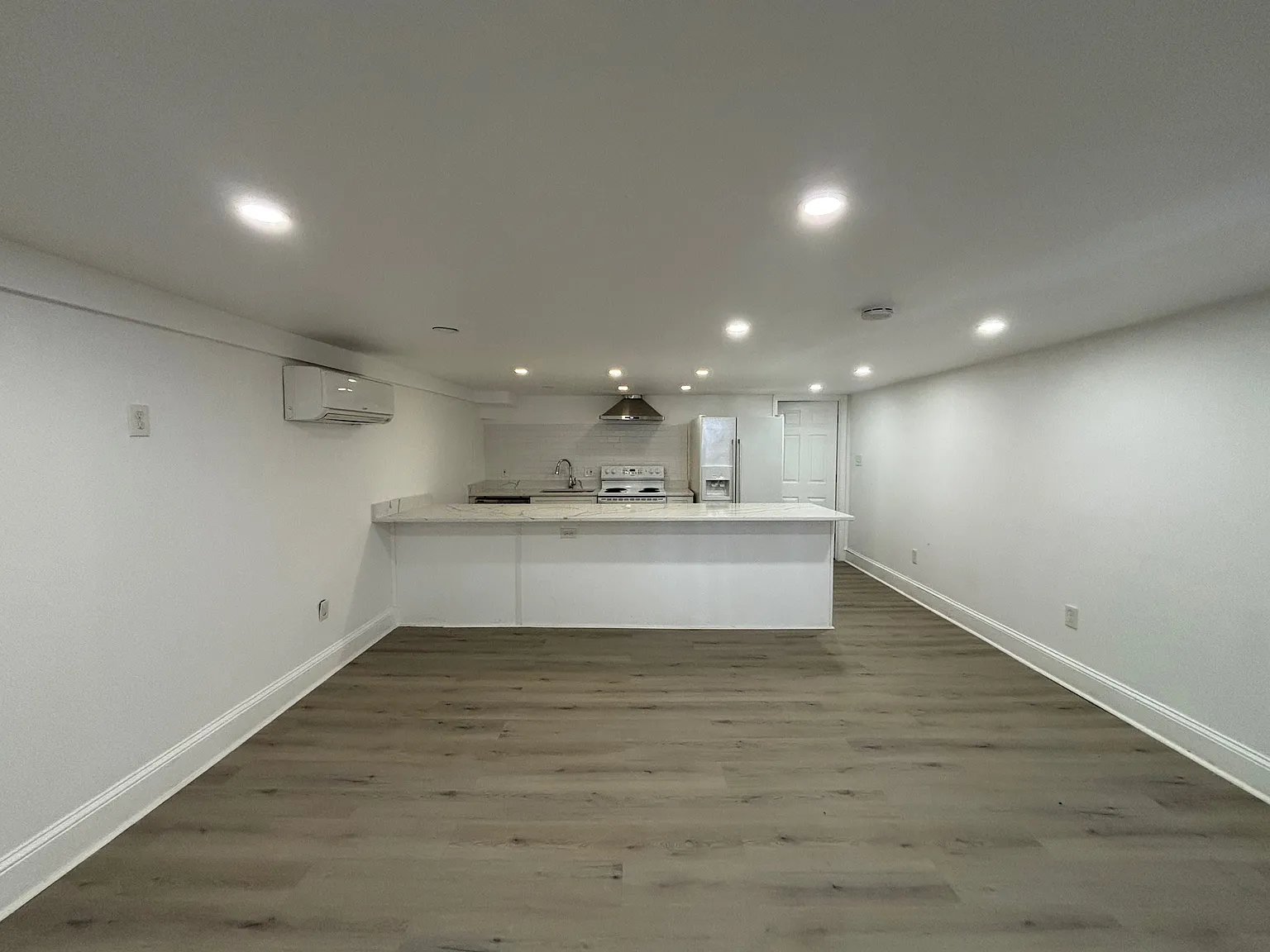 1 bed, 800 sqft, $1,995 — Photo 2