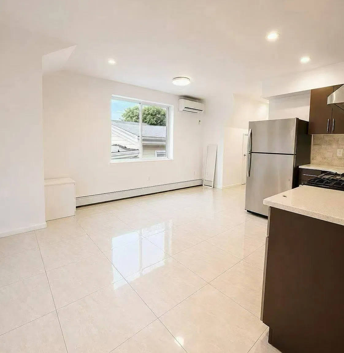 2 bed, 900 sqft, $2,950 — Photo 2