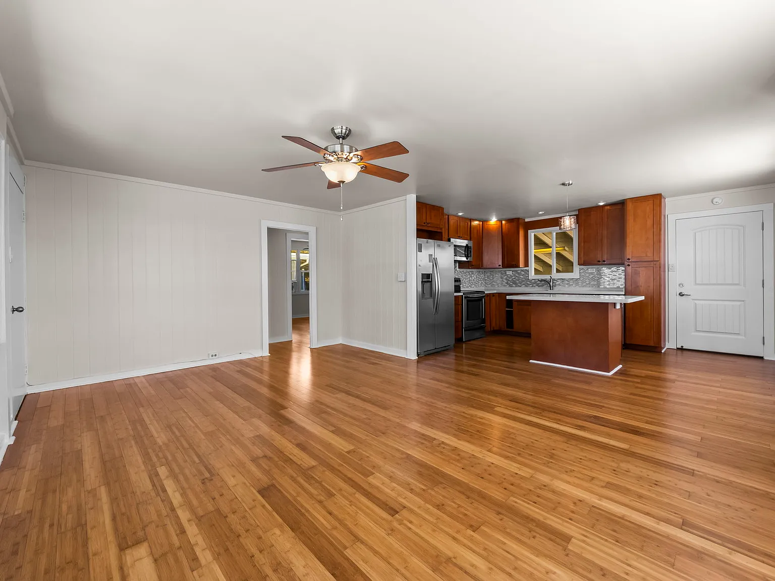 2 bed, 824 sqft, $3,200 — Photo 4