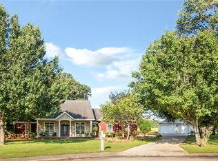 9477 Lake Woods Ct, Semmes, AL 36575