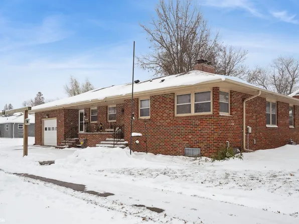 107 N 9th St, Montezuma, IA 50171