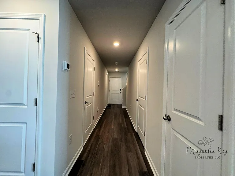 555 Gemstone Blvd — Photo 14