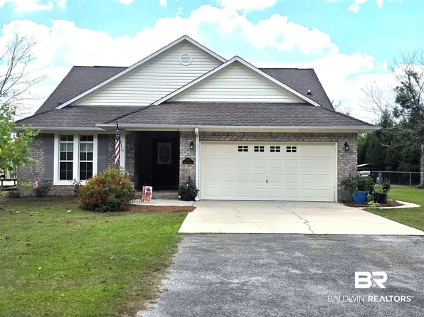 1413 Martin Ln, Atmore, AL 36502