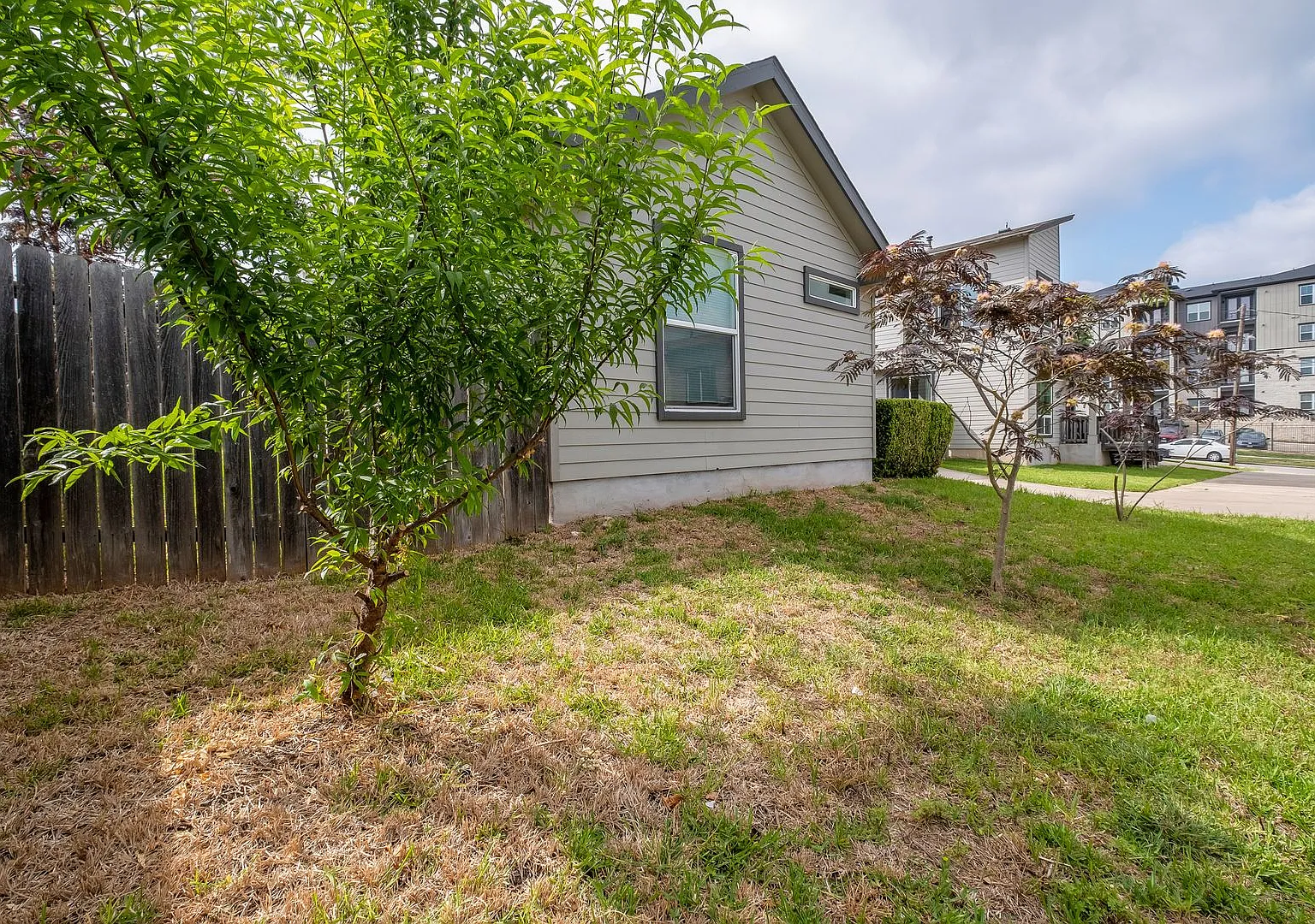 Simple Living 2 Bedroom, 2 Bath Home Near Austin-Bergstrom International Airport — Photo 3