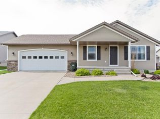 5601 Ruhd St SW, Cedar Rapids, IA 52404