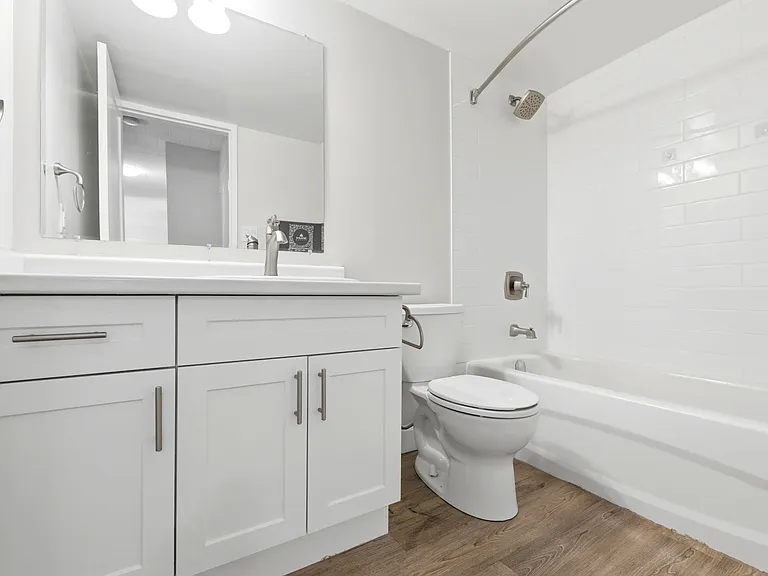 100 McFarlane Ave — Photo 25