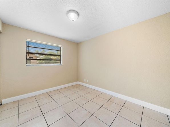 1552 NW 15th Ter