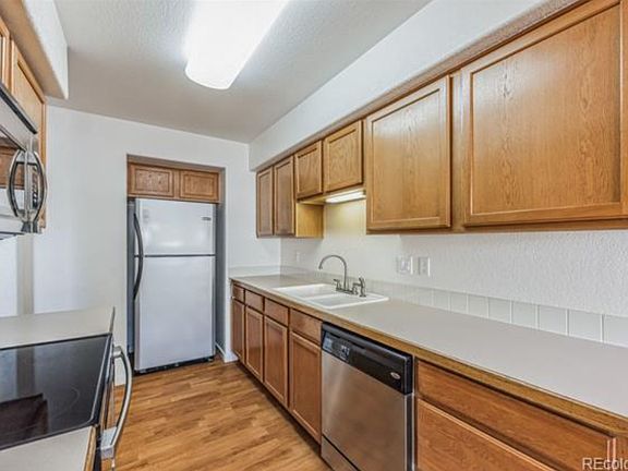 5th image of 685 Ridge View Dr